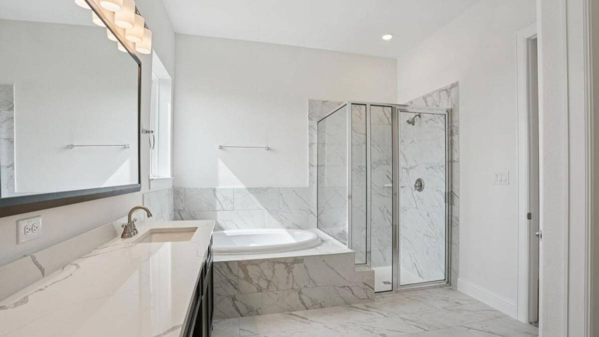 5219 Timpson - Primary Bathroom