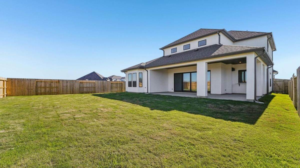 5426 Timpson - Backyard